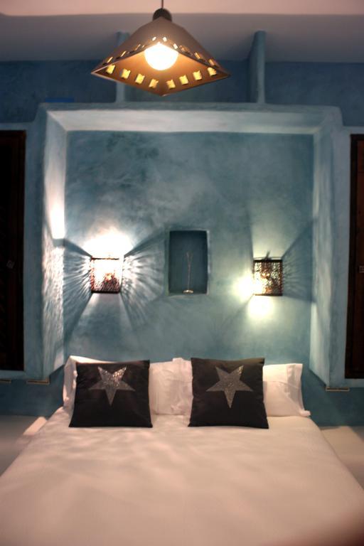Hostal Extramuros Conil De La Frontera Exterior foto