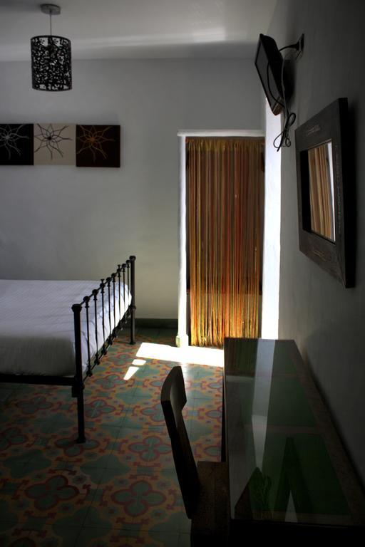 Hostal Extramuros Conil De La Frontera Exterior foto